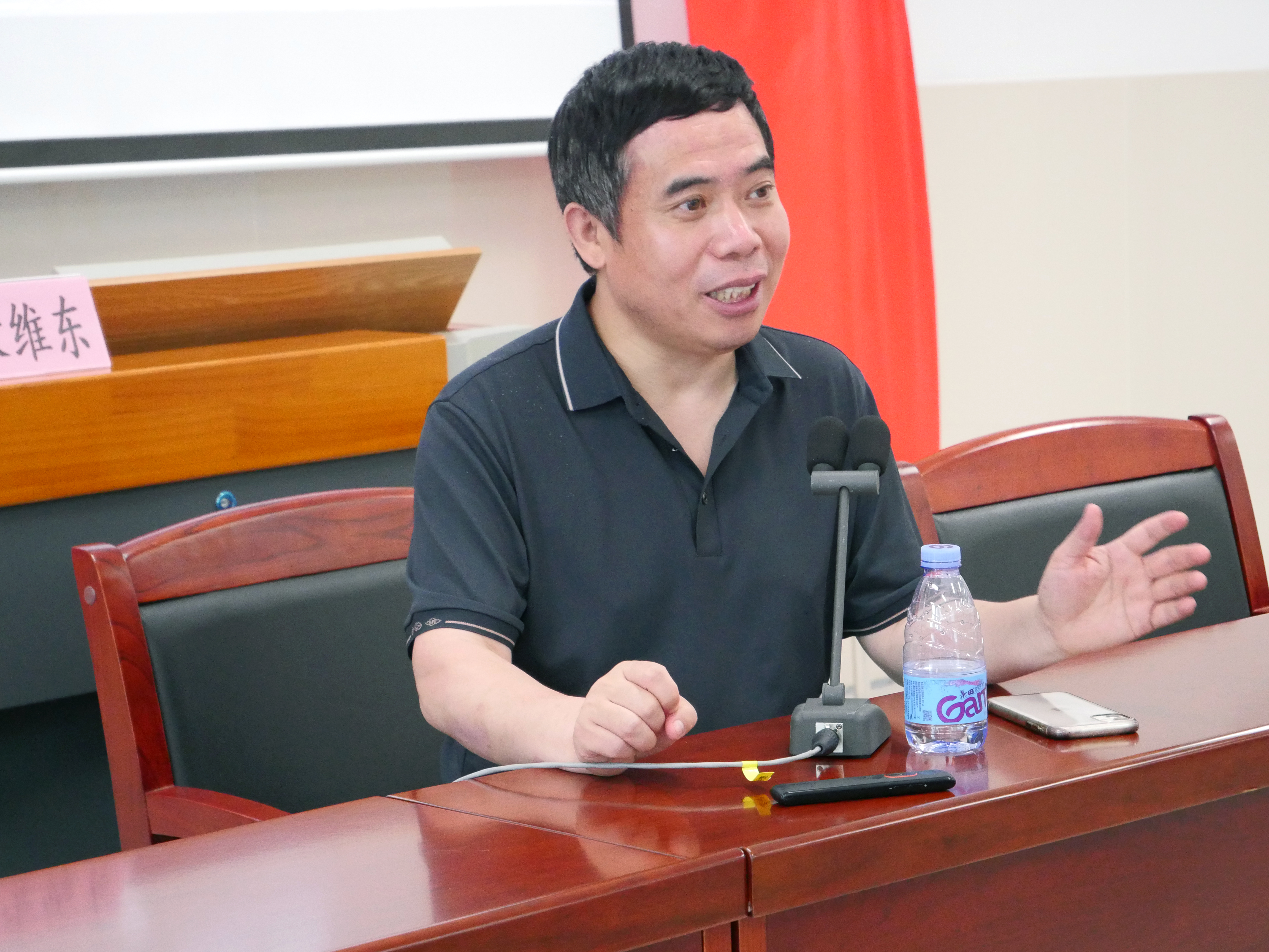 专家：荣维东主题：《新课标背景下写作教学怎么教》